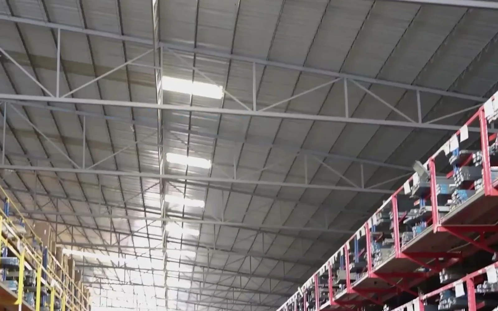 Aluminium opening system for acoustic and weather discussion