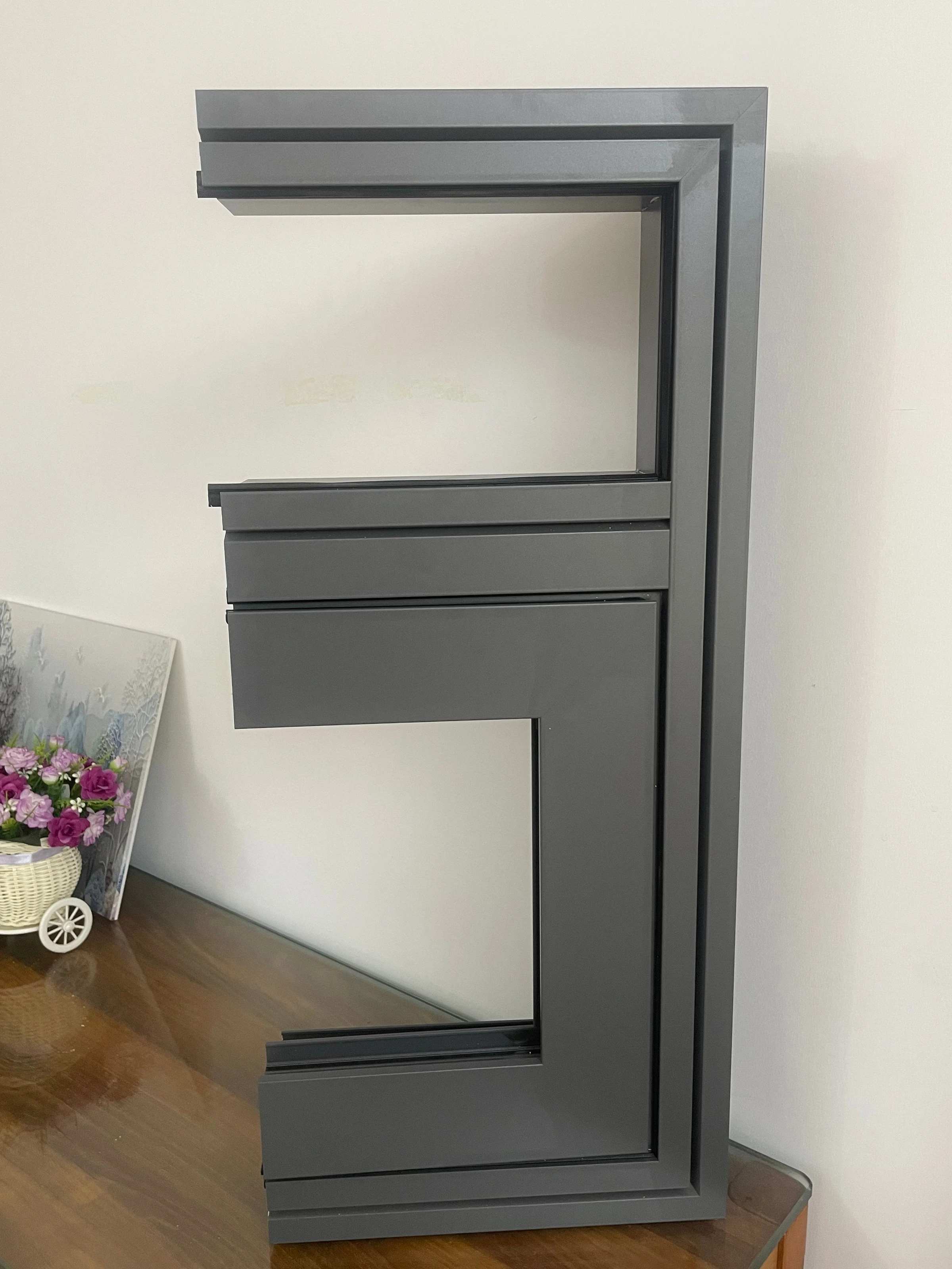 Front view of the closed window sample